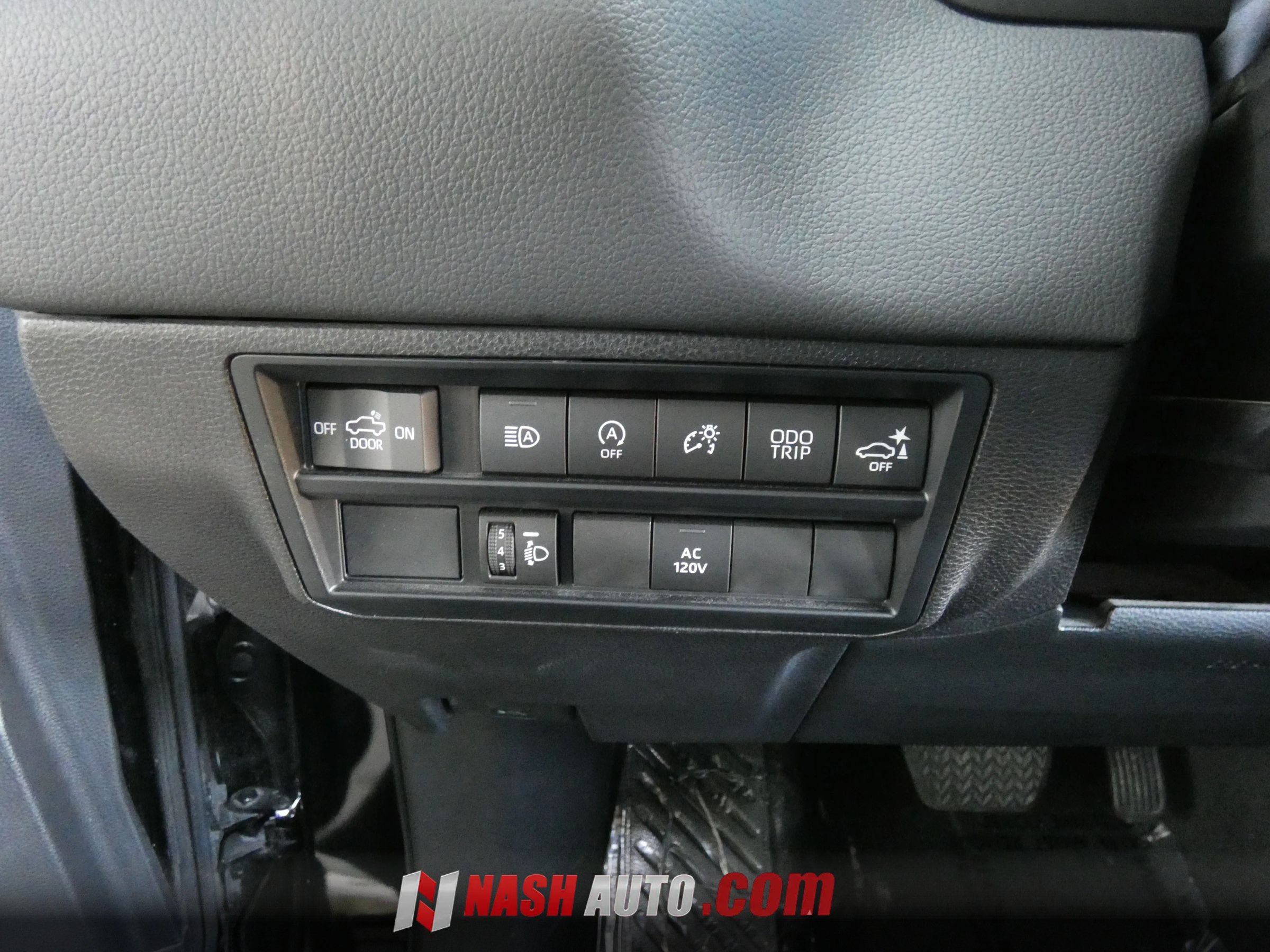 Used 2024 Toyota Tundra Limited w/ Power Package AWD/4WD image 71