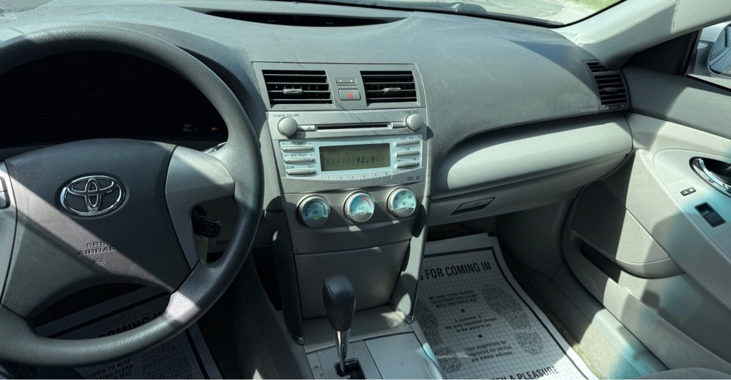 Used 2009 Toyota Camry LE FWD image 11