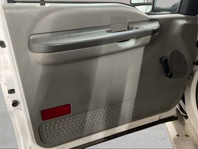 Used 2004 Ford F550 4x4 Regular Cab Super Duty image 26