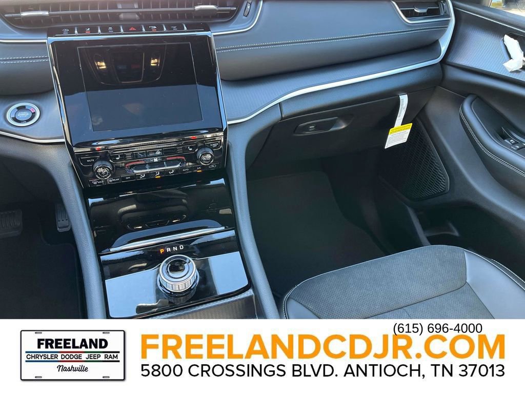 New 2025 Jeep Grand Cherokee 4WD image 11