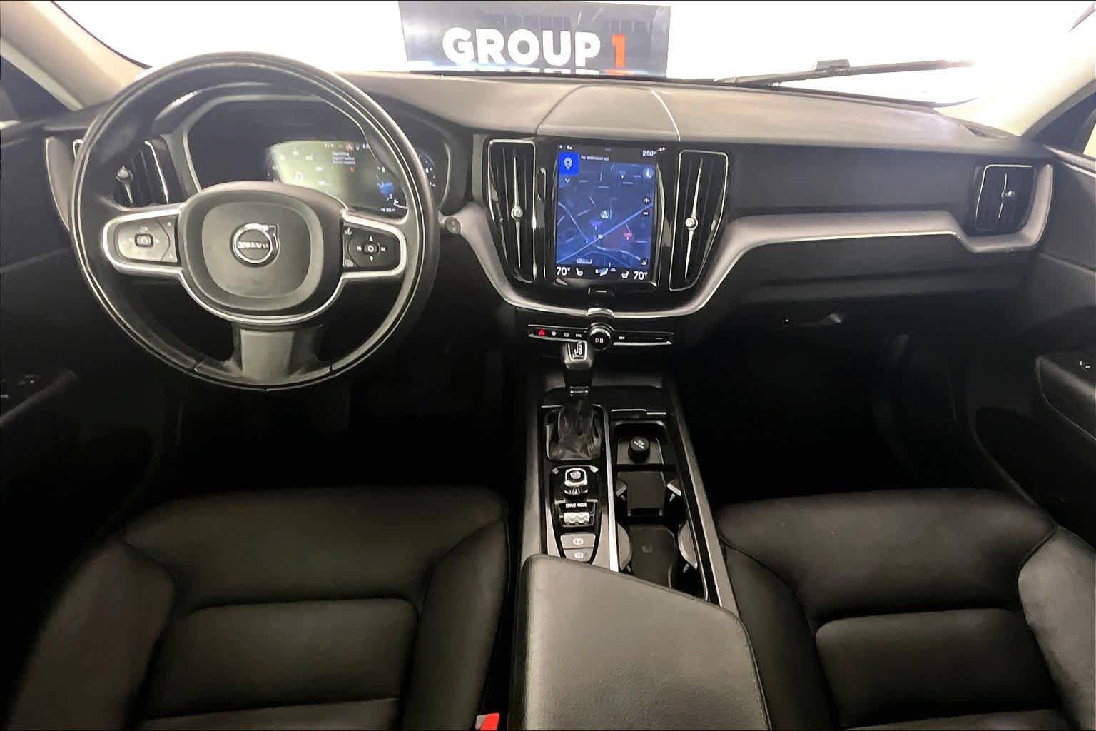 Used 2020 Volvo XC60 T5 Momentum w/ Premium Package image 15