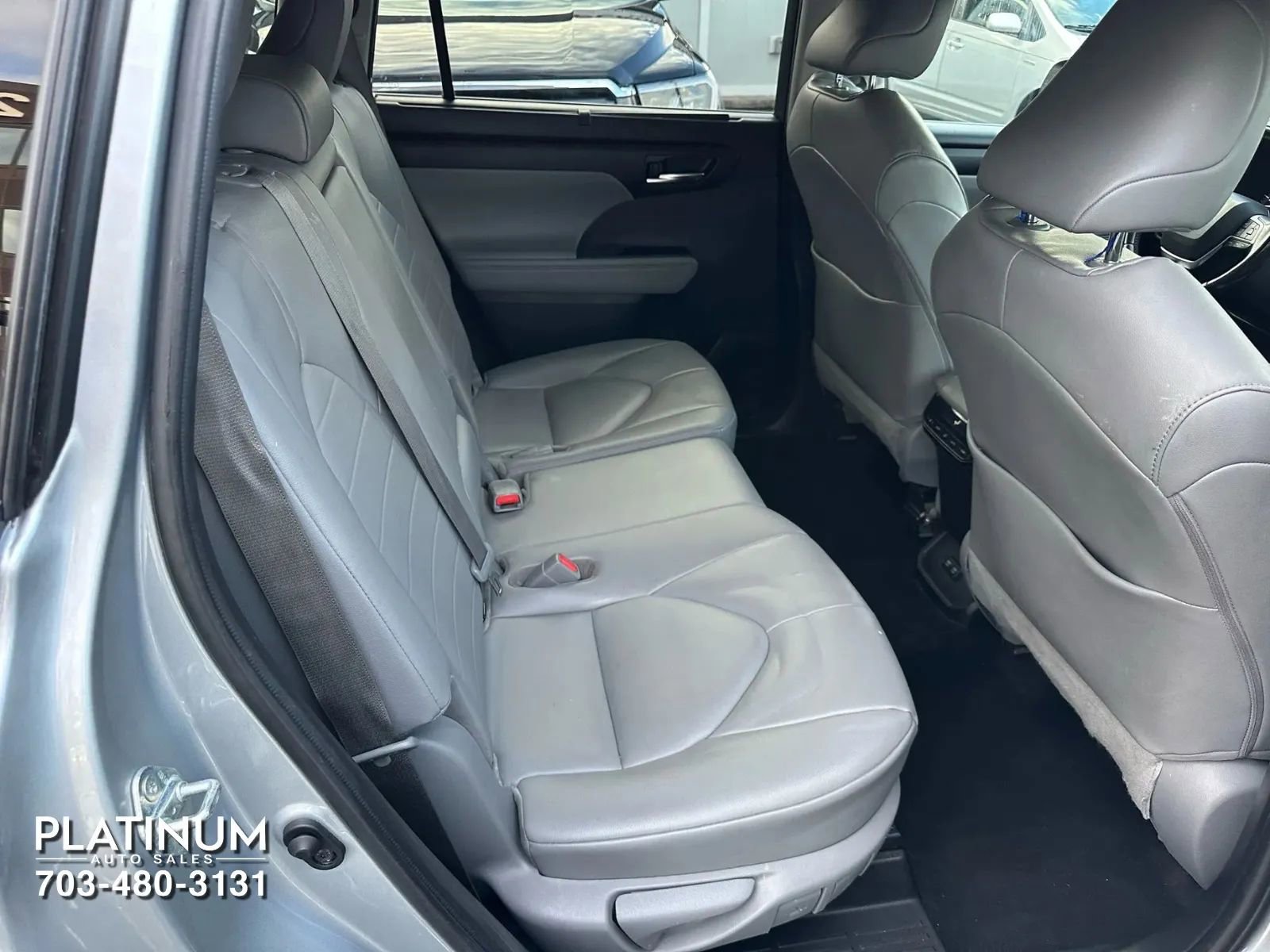 Used 2020 Toyota Highlander XLE image 13