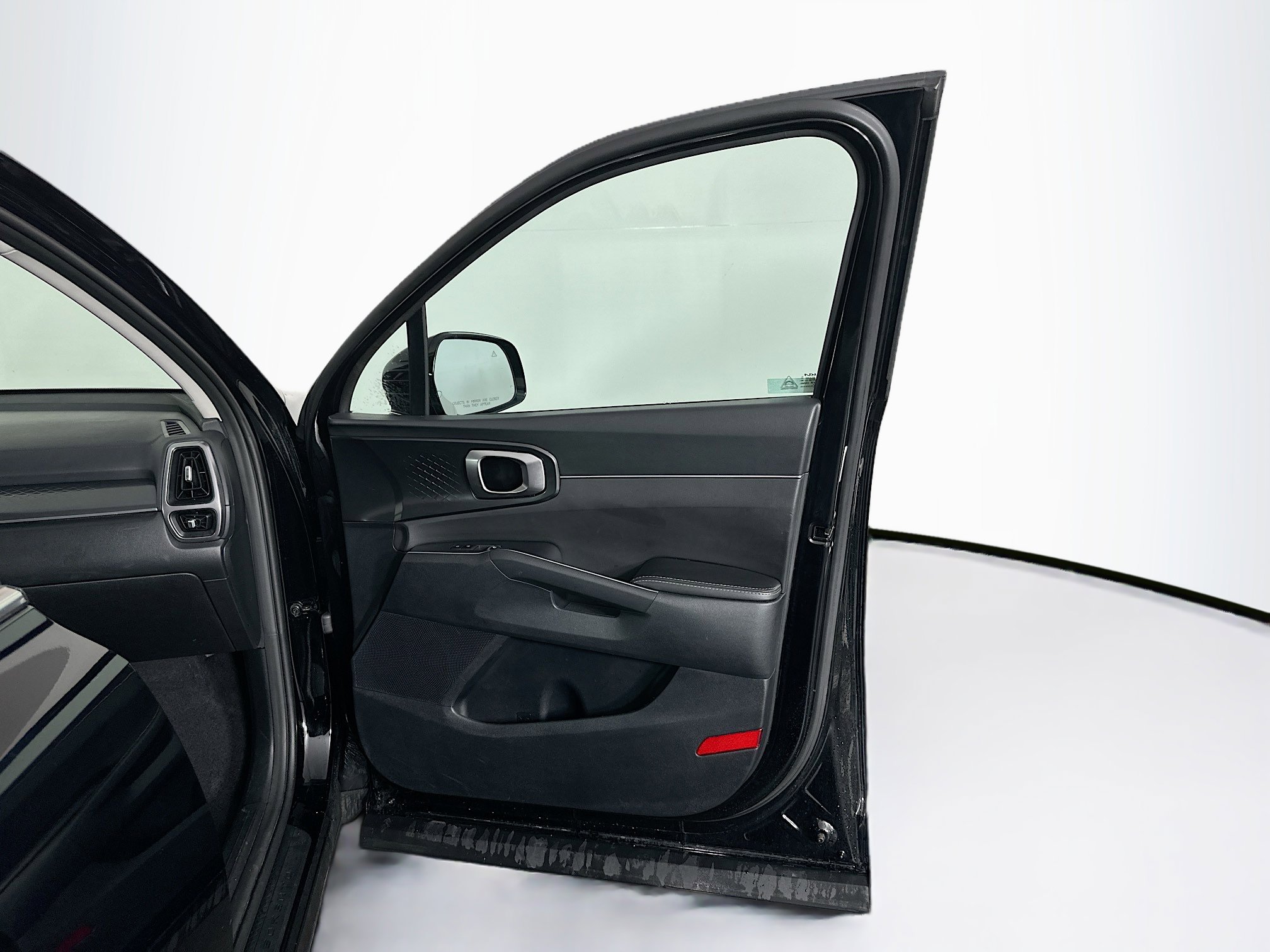 Used 2023 Kia Sorento LX image 32