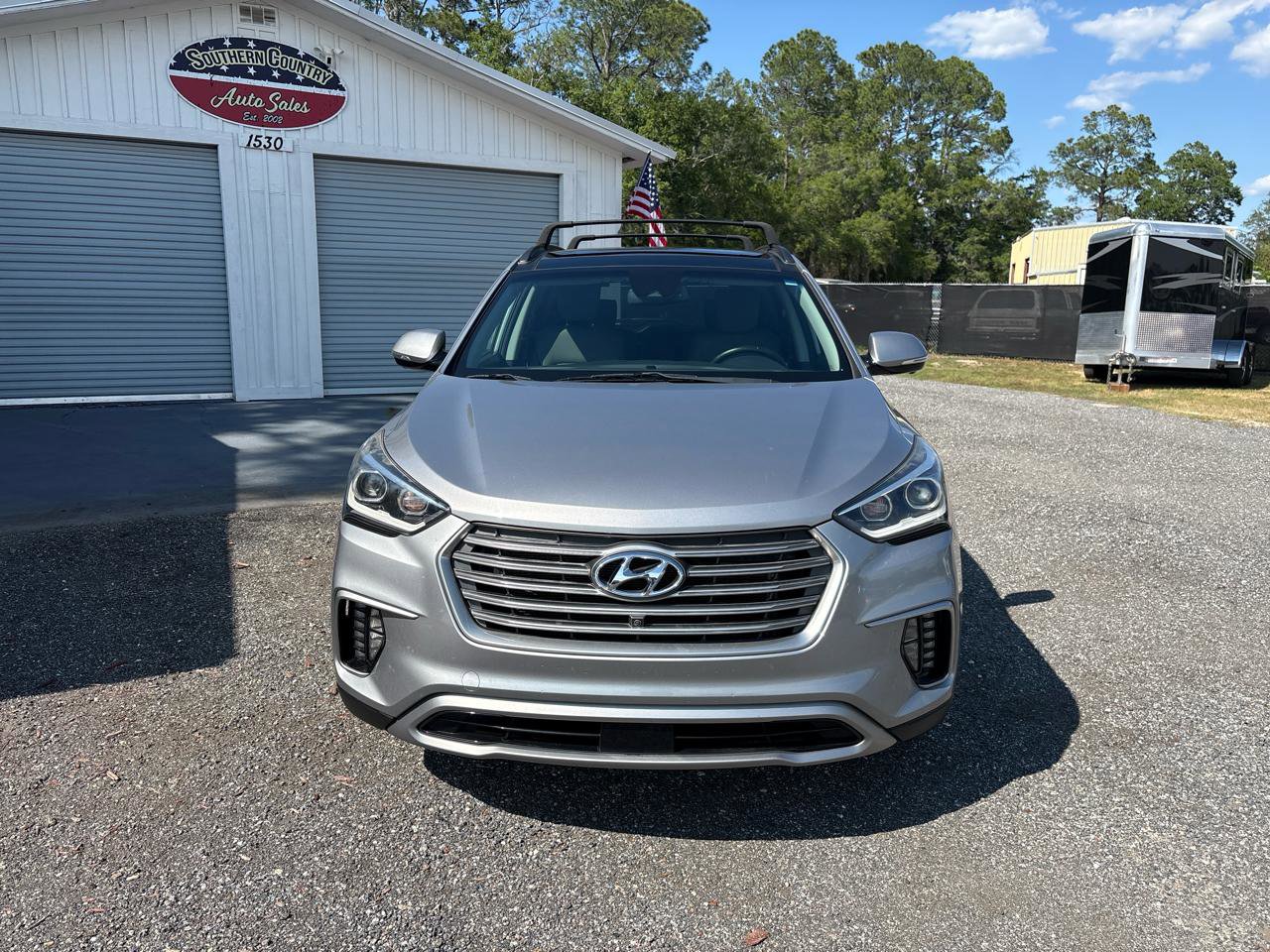 Used 2017 Hyundai Santa Fe Limited FWD image 2