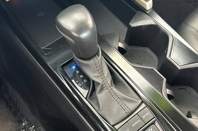 Used 2025 Toyota Camry SE FWD image 23