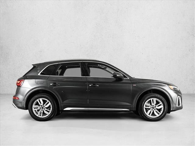 Used 2023 Audi Q5 2.0T Premium w/ Convenience Package AWD/4WD image 4