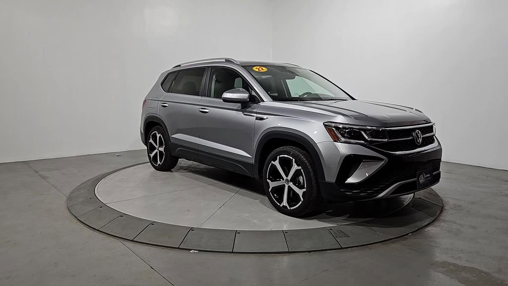 Certified 2022 Volkswagen Taos SEL image 8