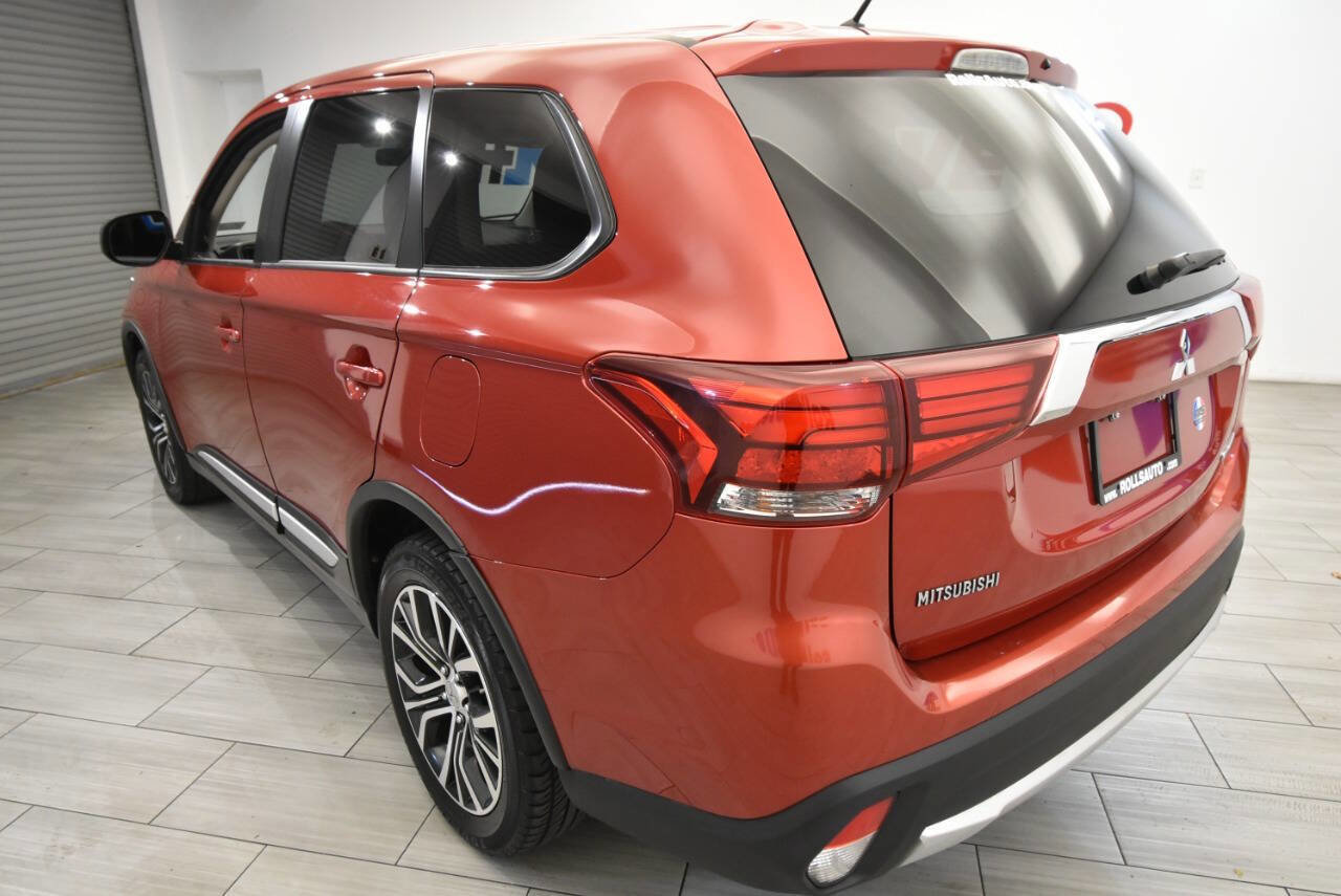 Used 2016 Mitsubishi Outlander ES image 3