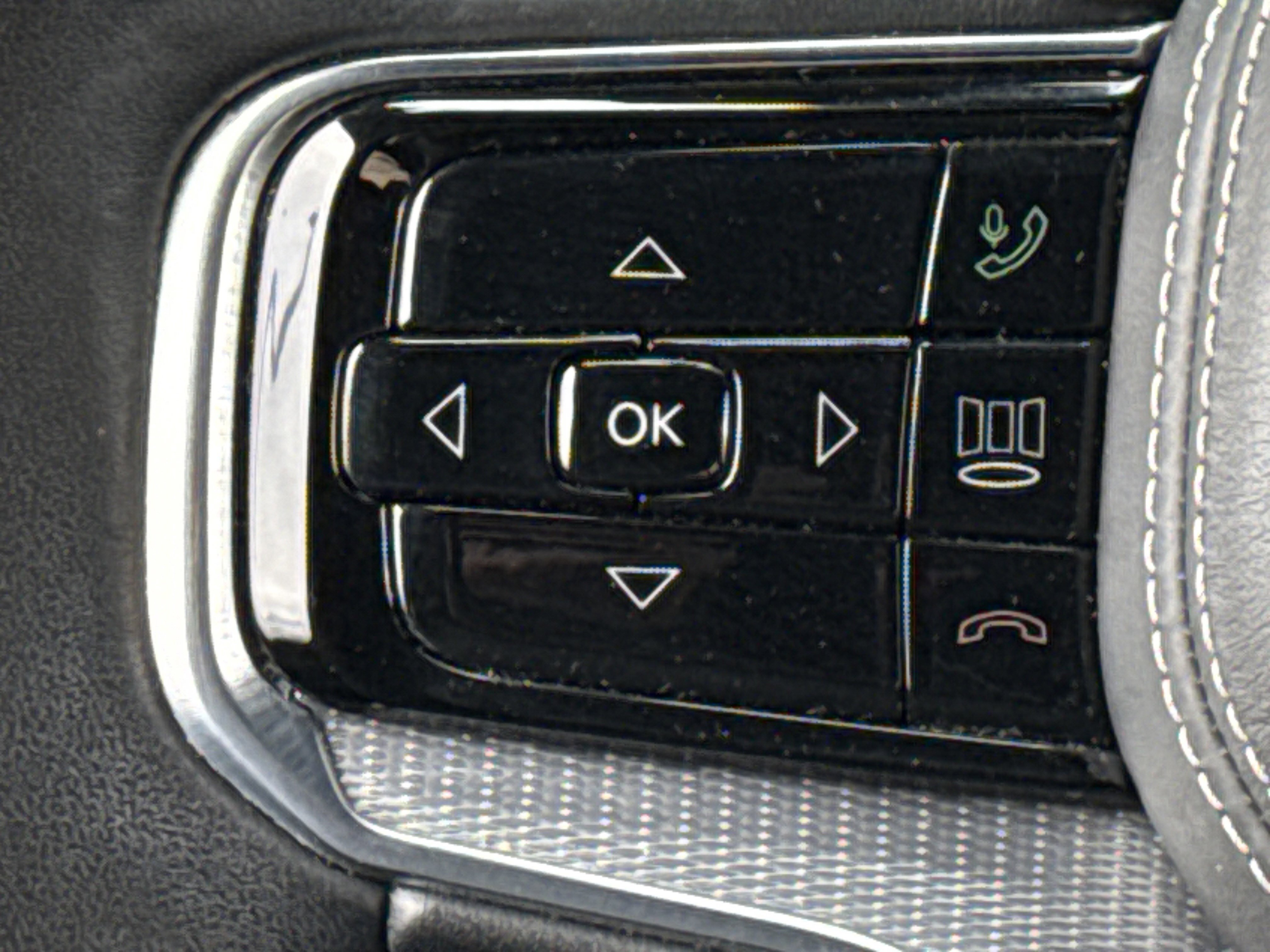 Used 2022 Jeep Grand Wagoneer Series II w/ Premium Group II image 19