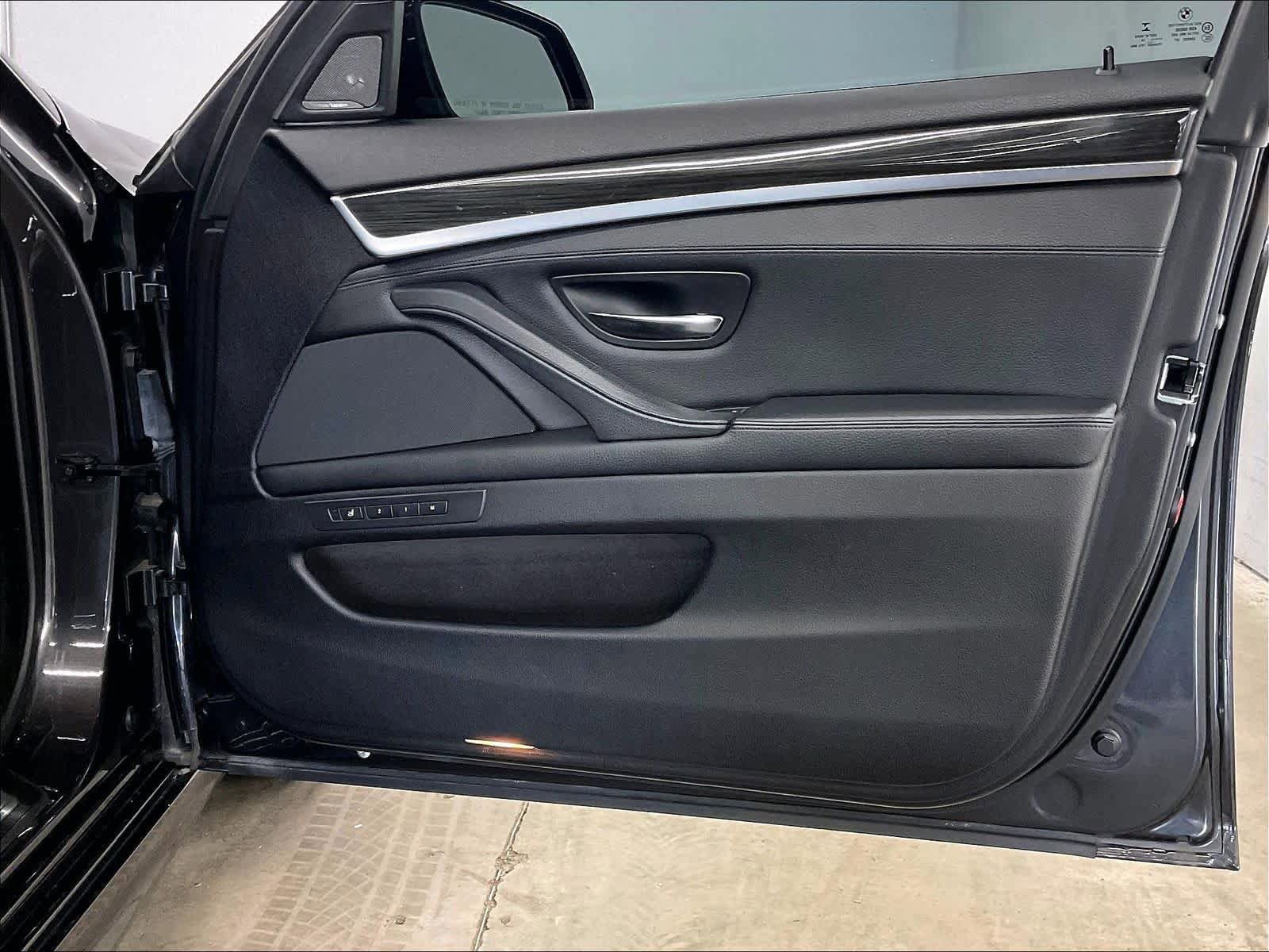Used 2014 BMW 535i xDrive Sedan AWD/4WD image 25