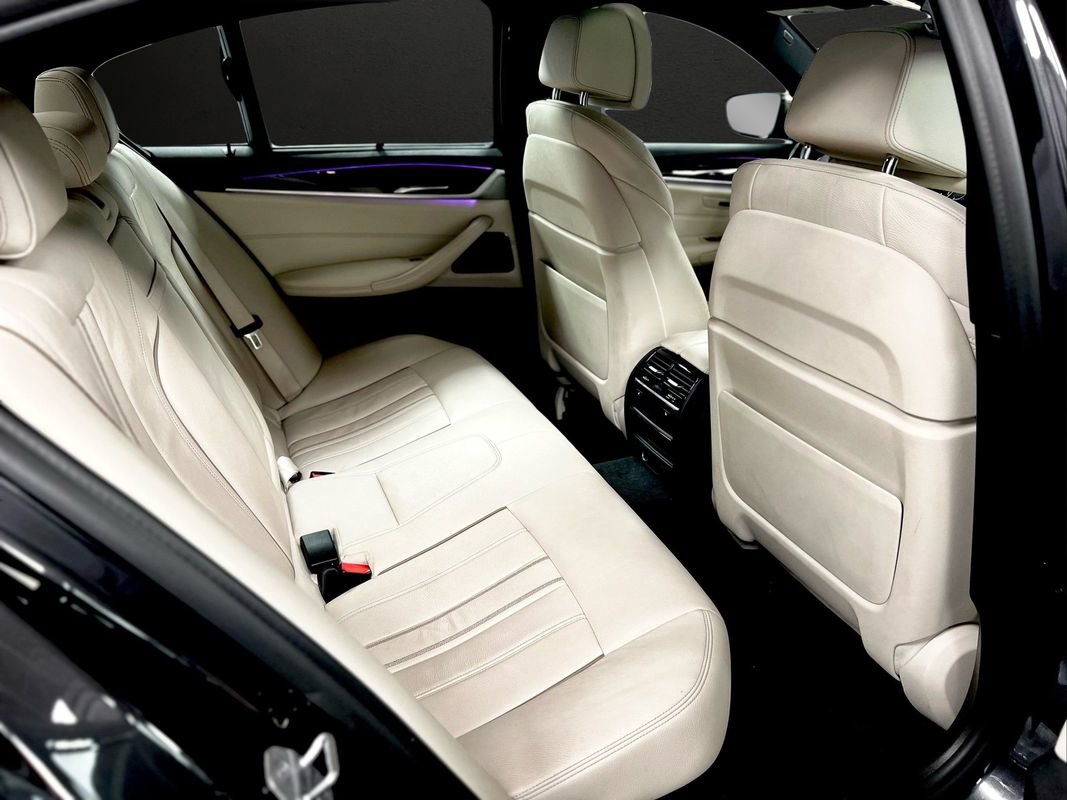 Used 2018 BMW M550i xDrive image 21