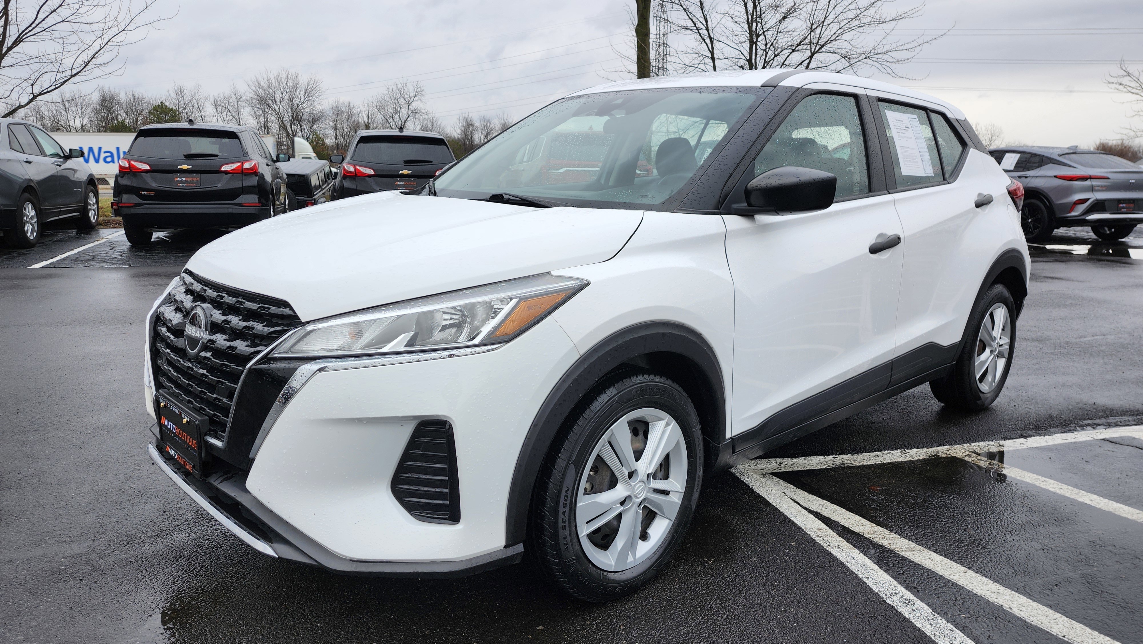 Used 2022 Nissan Kicks S image 12