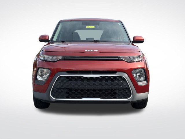 Certified 2022 Kia Soul LX FWD image 2
