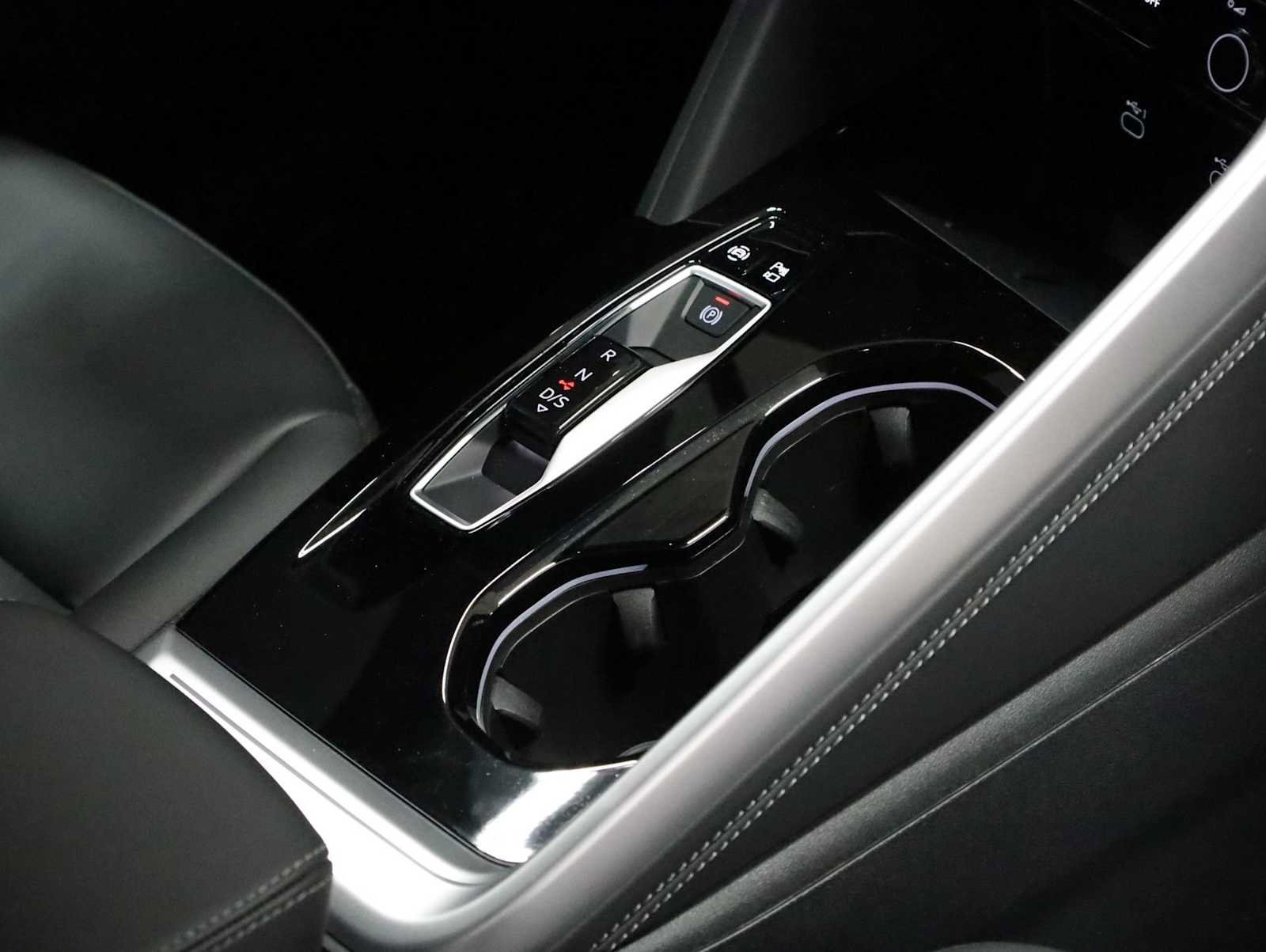 Certified 2025 Audi Q5 Premium AWD/4WD image 19