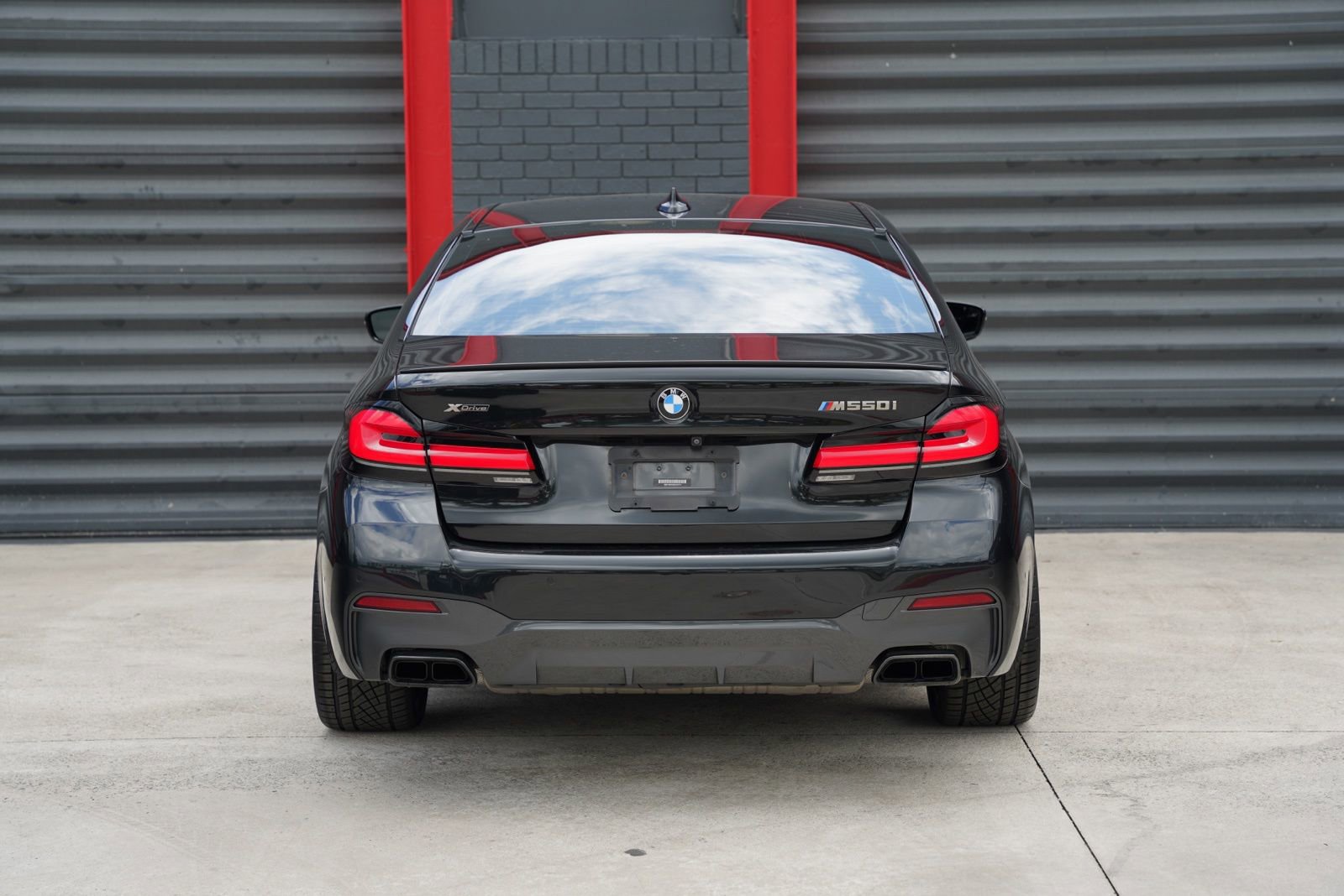 Used 2021 BMW M550i xDrive w/ Dynamic Handling Package AWD/4WD image 11