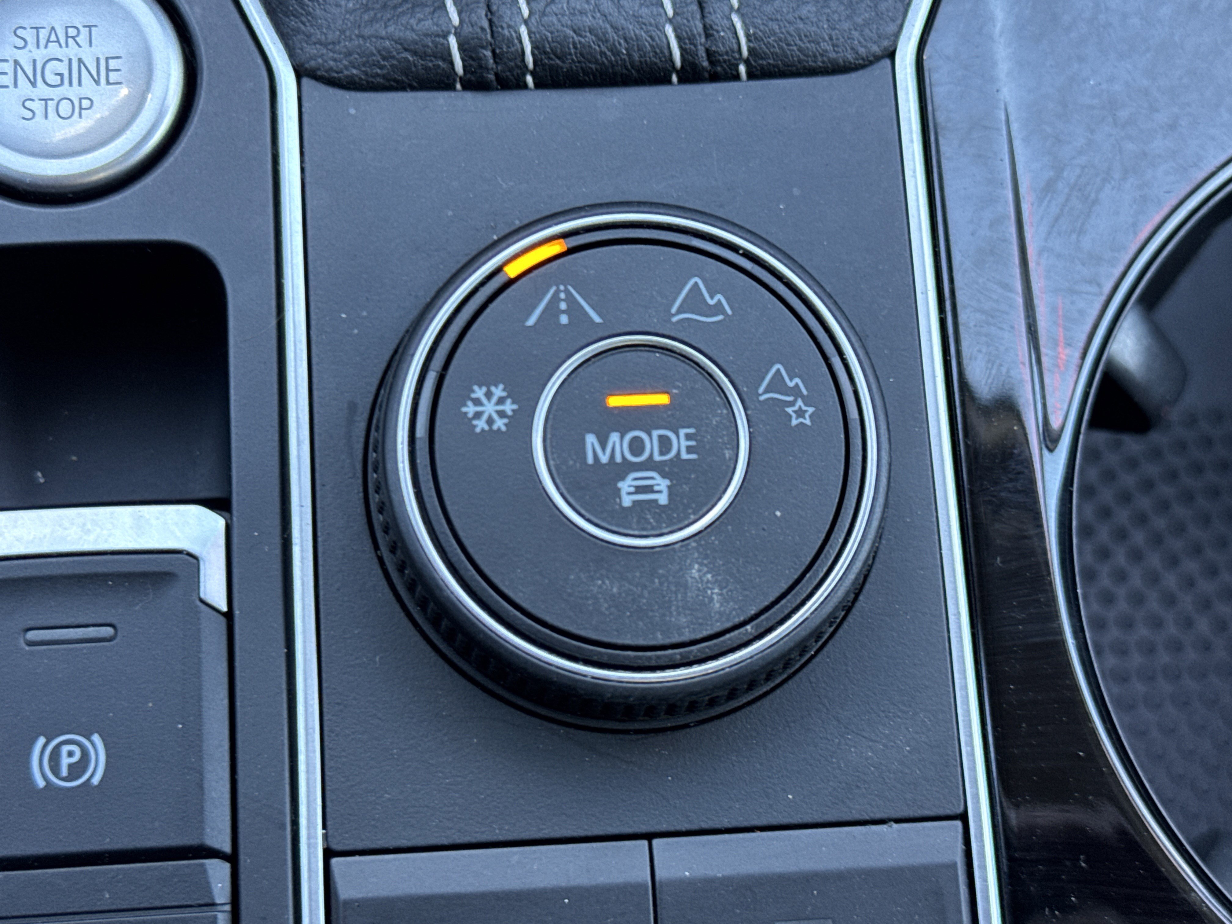 Used 2023 Volkswagen Atlas SEL Premium image 25