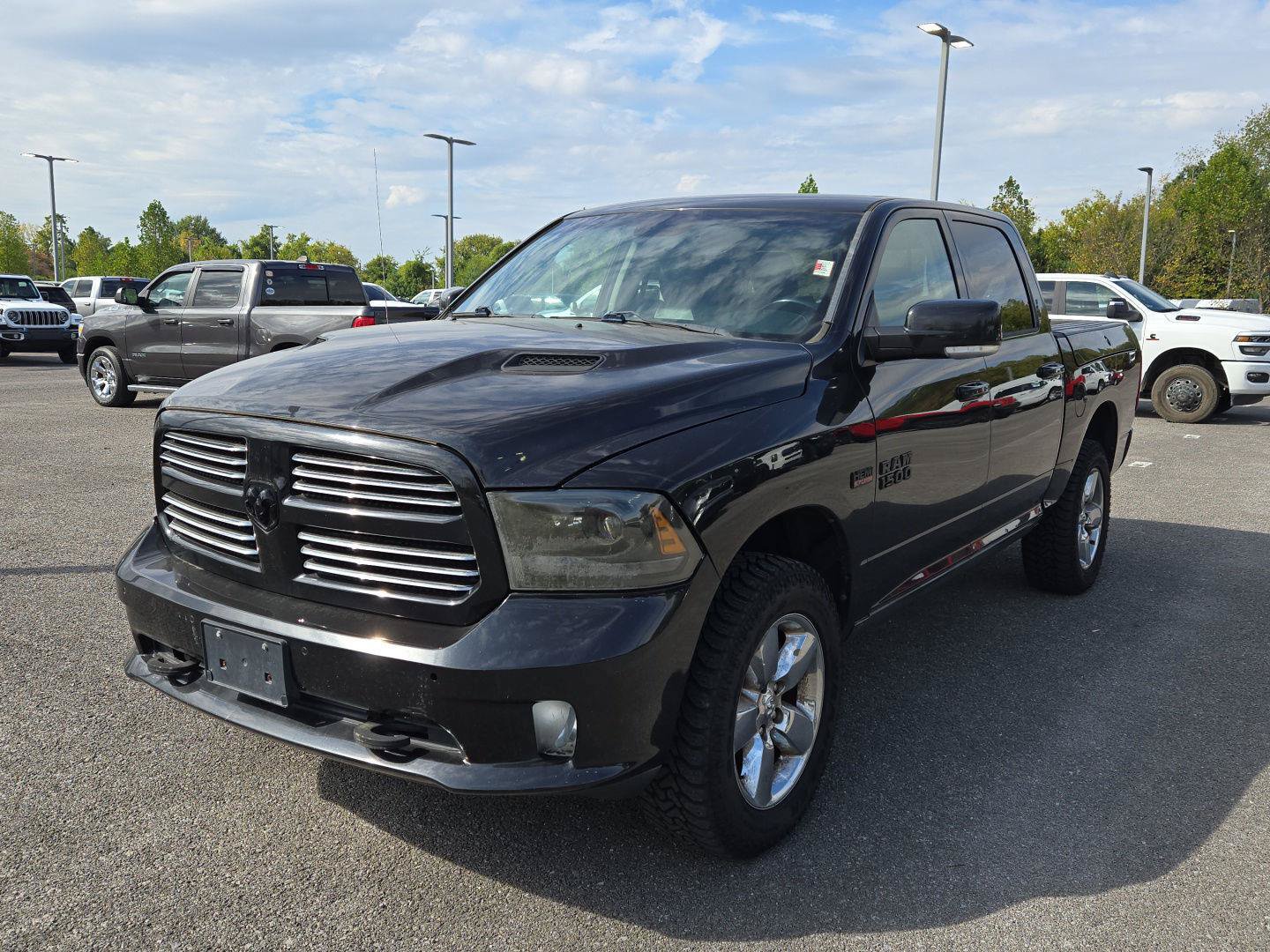 Used 2016 RAM 1500 Sport w/ Black Ram 1500 Sport Group AWD/4WD image 3