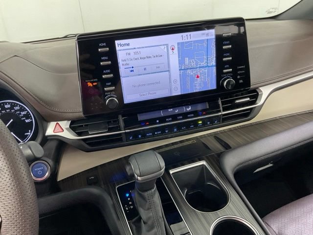 Used 2023 Toyota Sienna Platinum AWD/4WD image 17