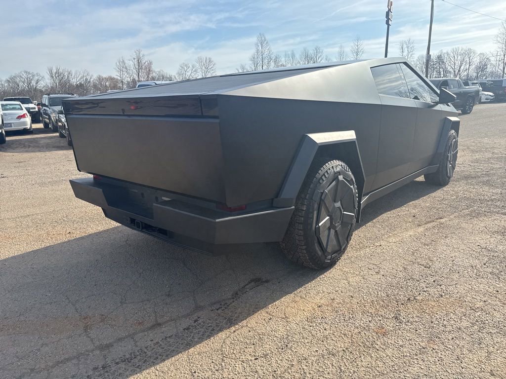 Used 2024 Tesla Cybertruck AWD Crew Cab image 3