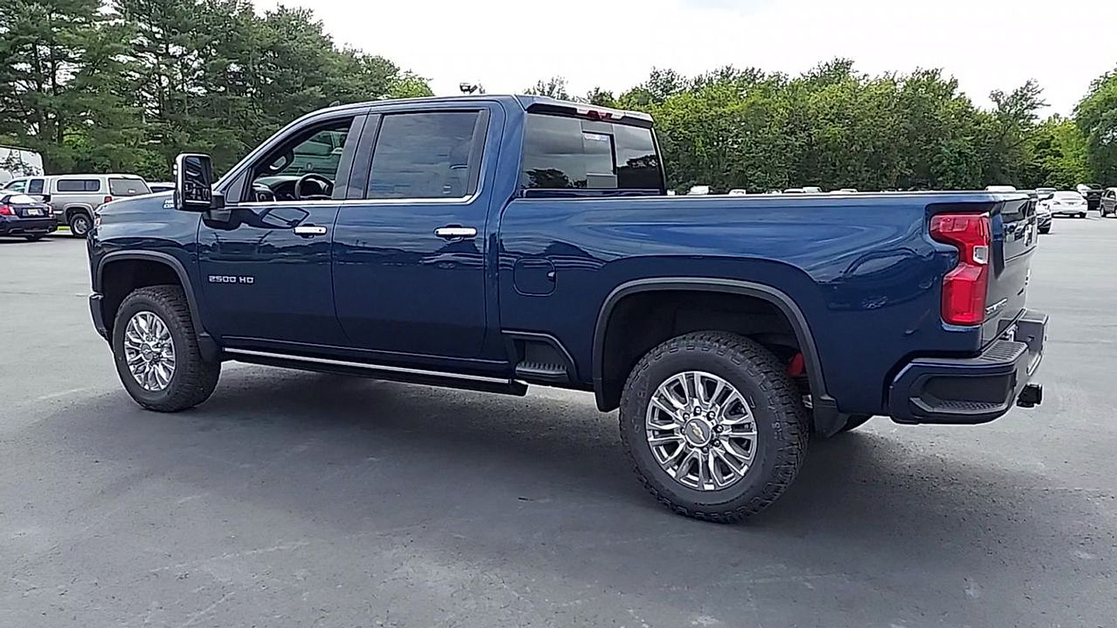 Used 2022 Chevrolet Silverado 2500 High Country w/ Z71 Off-Road Package AWD/4WD image 6