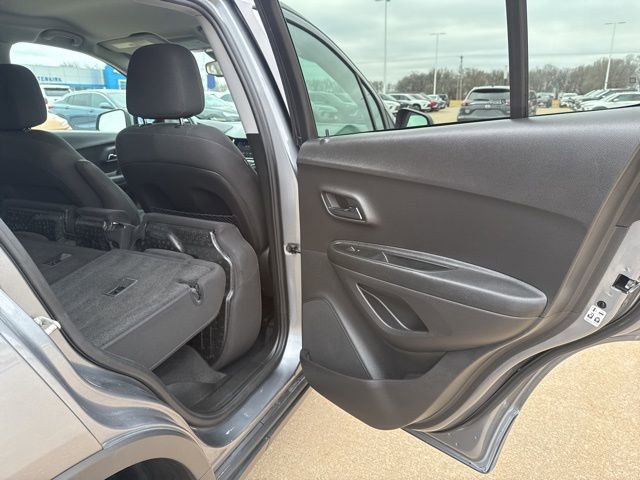 Used 2020 Chevrolet Trax LS w/ Tint and Cruise Package image 41