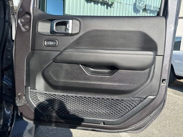 Used 2020 Jeep Wrangler Unlimited Sahara AWD/4WD image 12