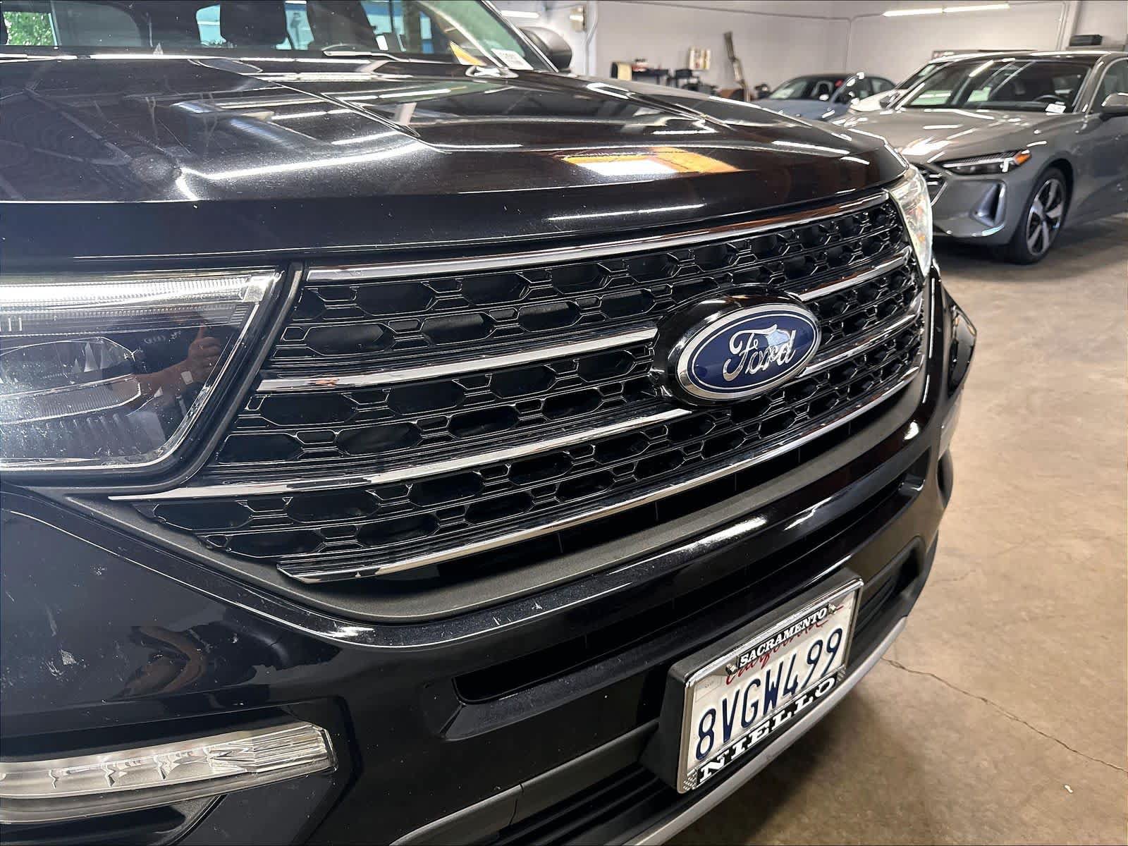 Used 2021 Ford Explorer XLT w/ Equipment Group 202A RWD image 32