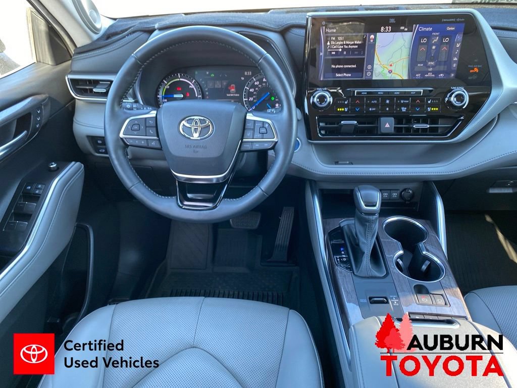 Certified 2021 Toyota Highlander Platinum AWD/4WD image 36