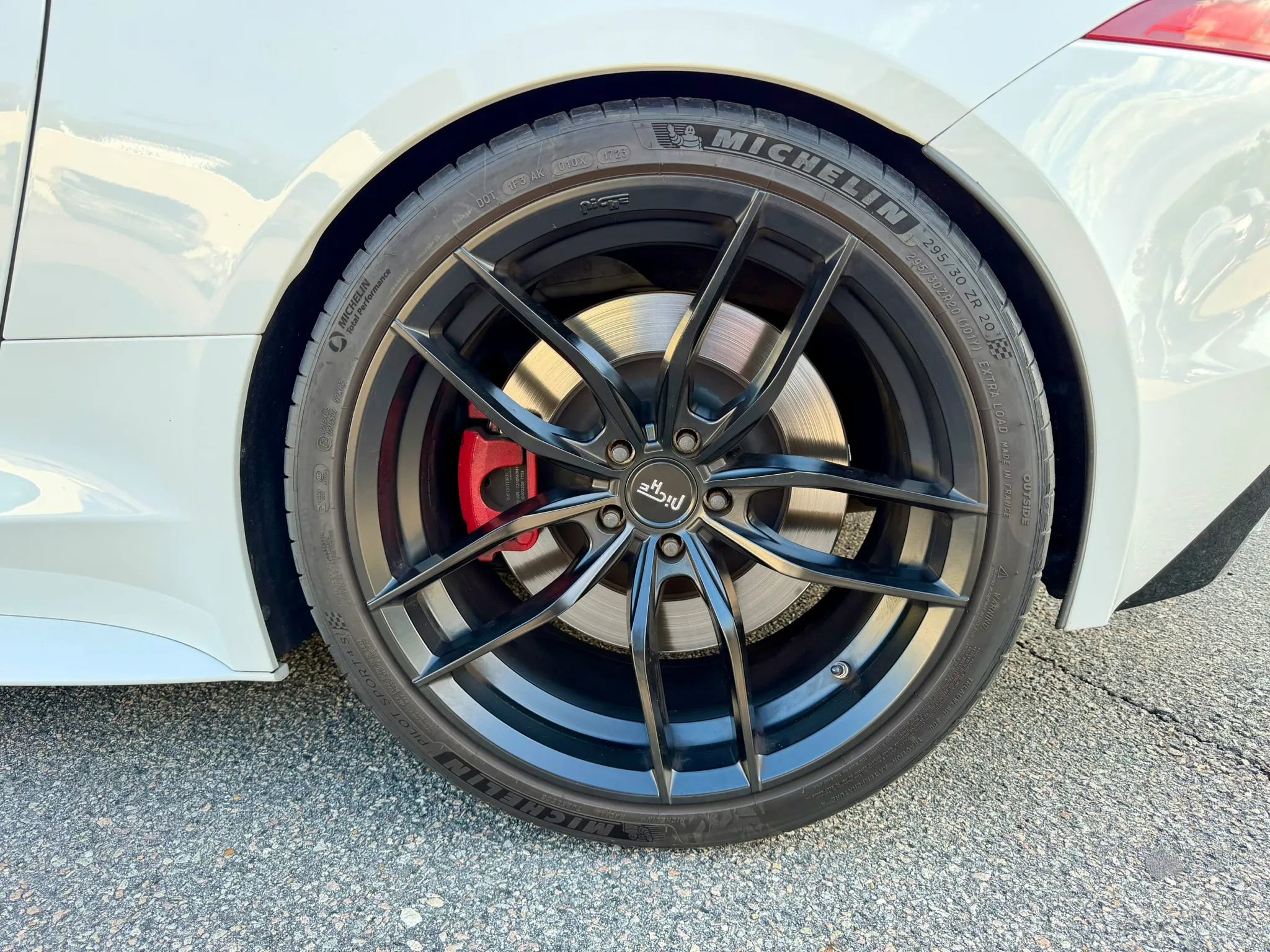 Used 2017 Jaguar F-TYPE R AWD/4WD image 19