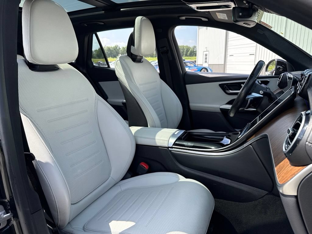 Used 2024 Mercedes-Benz GLC 300 4MATIC image 27