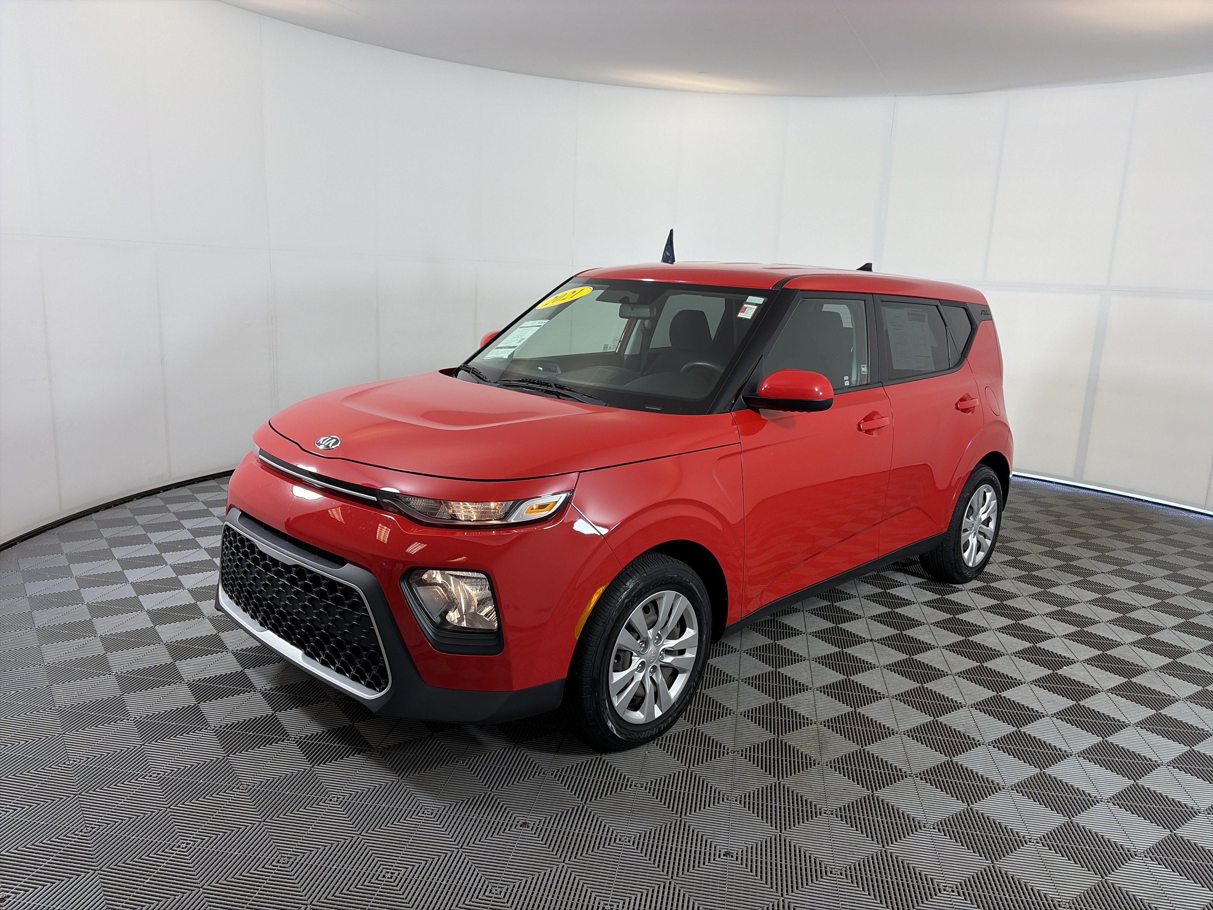 Certified 2021 Kia Soul LX FWD image 2