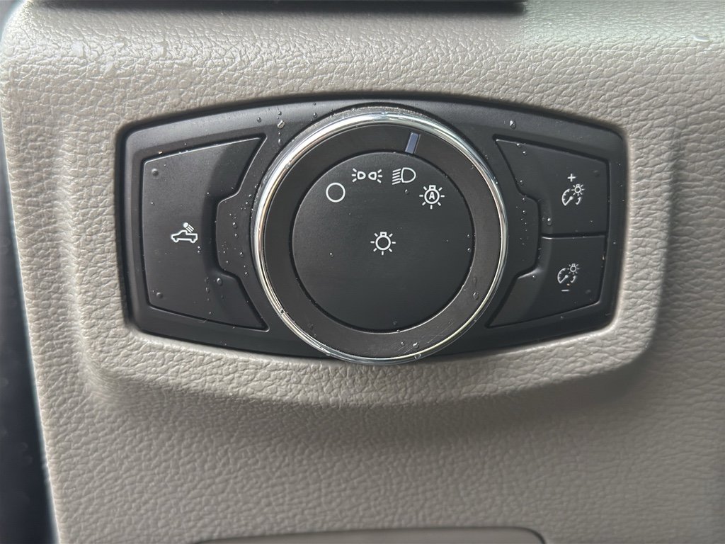 Used 2022 Ford F250 XL w/ Power Equipment Group image 29