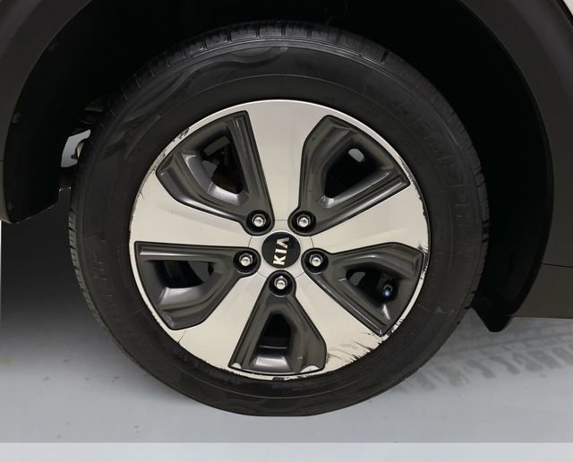Used 2017 Kia Niro EX image 15