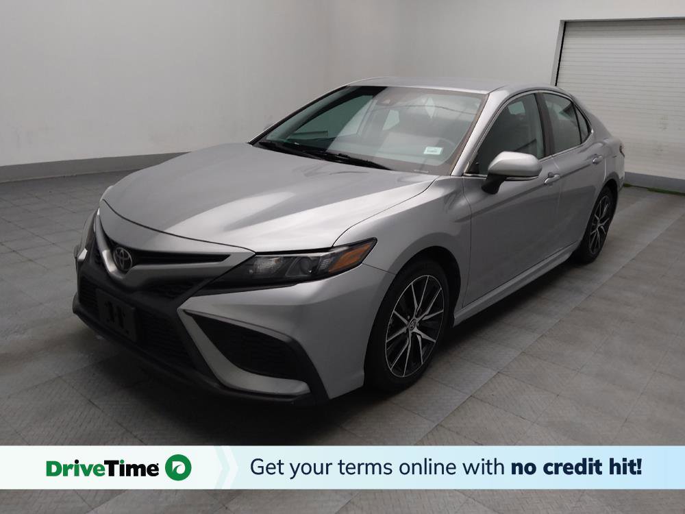 Used 2022 Toyota Camry SE image 1