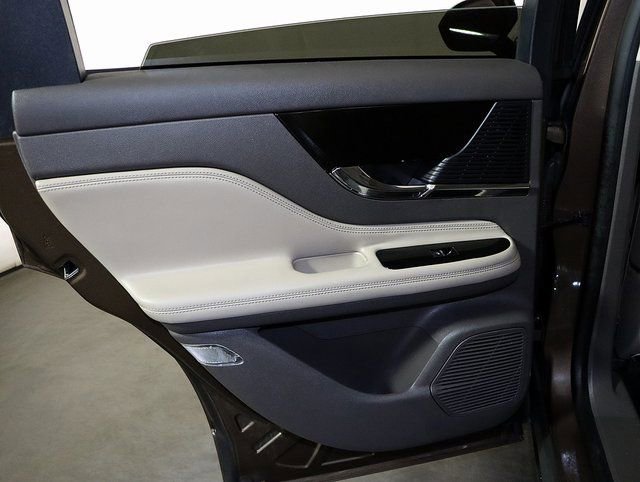 Used 2022 Lincoln Corsair AWD w/ Premium Package image 24