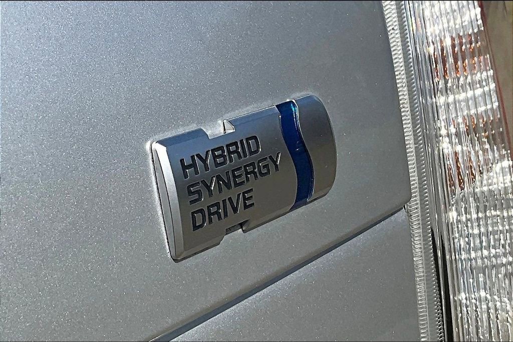 Used 2015 Toyota Prius Two image 11
