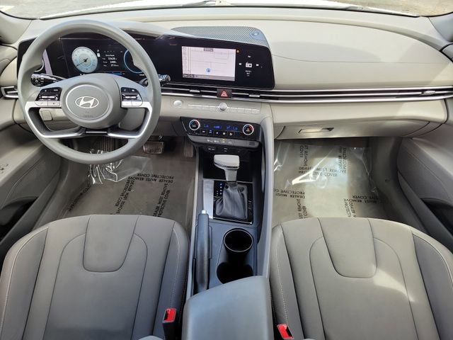 Used 2024 Hyundai Elantra SEL image 14