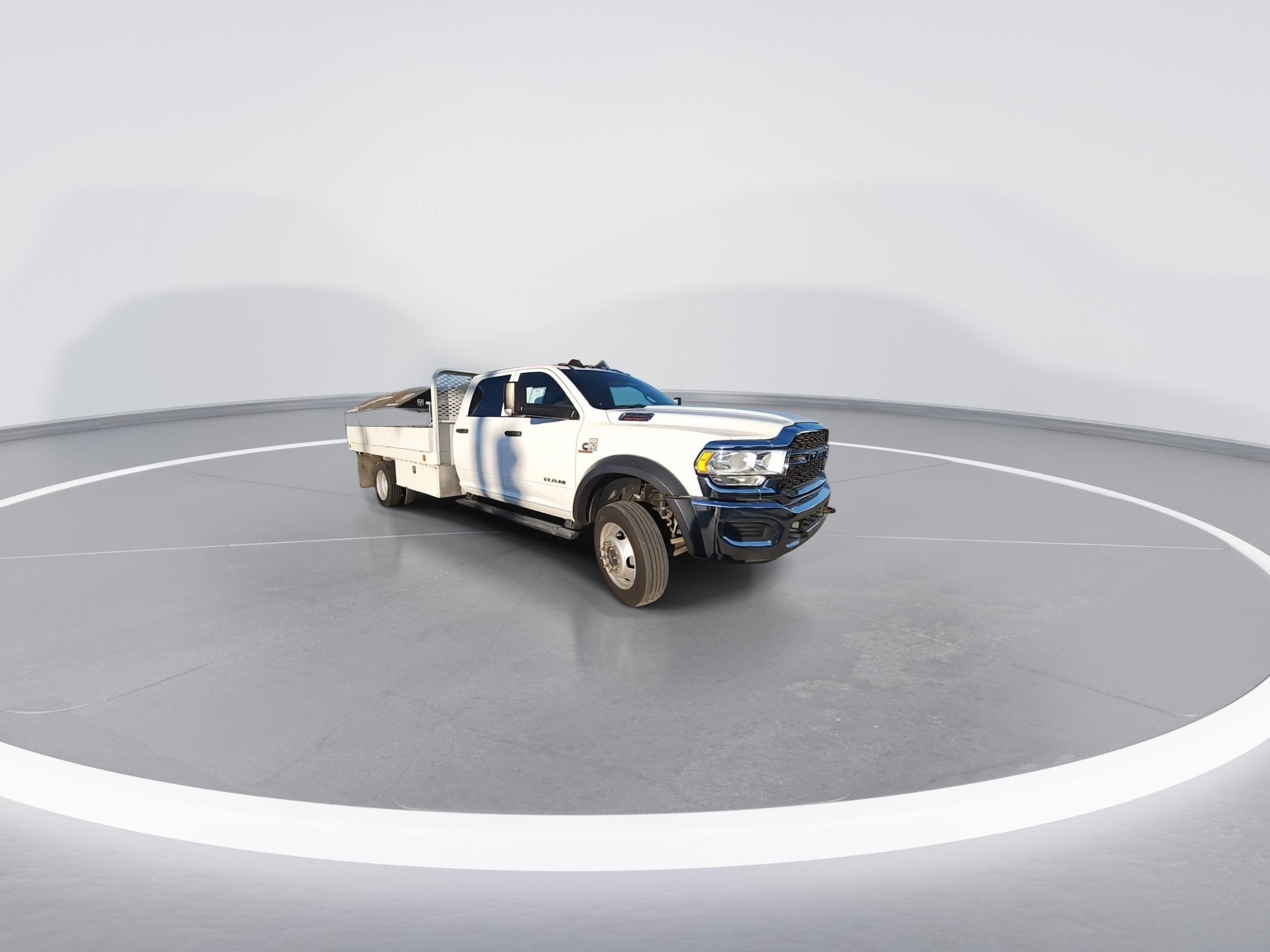 Used 2021 RAM 4500 Tradesman w/ Chrome Appearance Group RWD image 2
