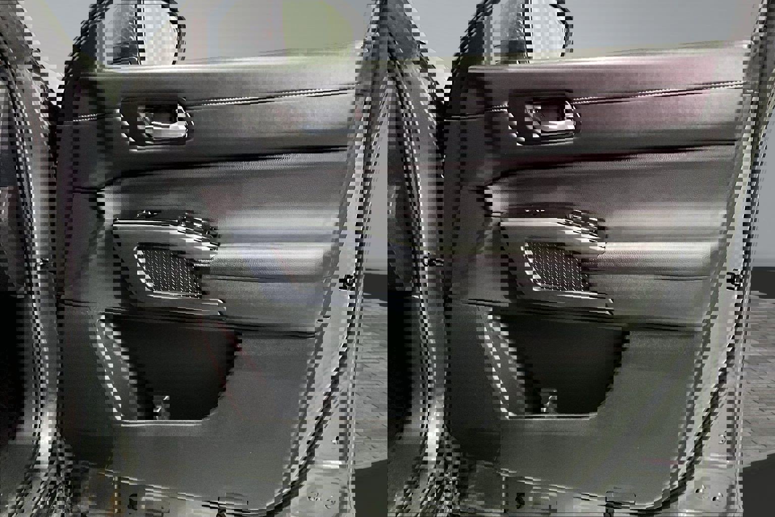 Used 2025 Nissan Pathfinder SL image 29