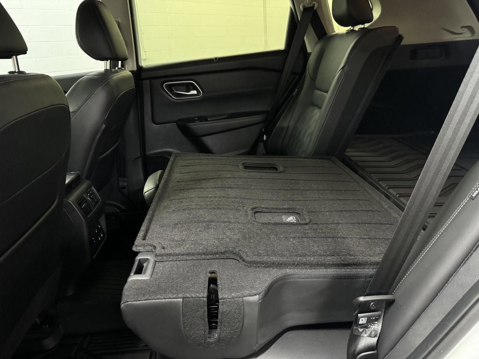 Used 2024 Nissan Rogue Platinum w/ Platinum Premium Package image 27