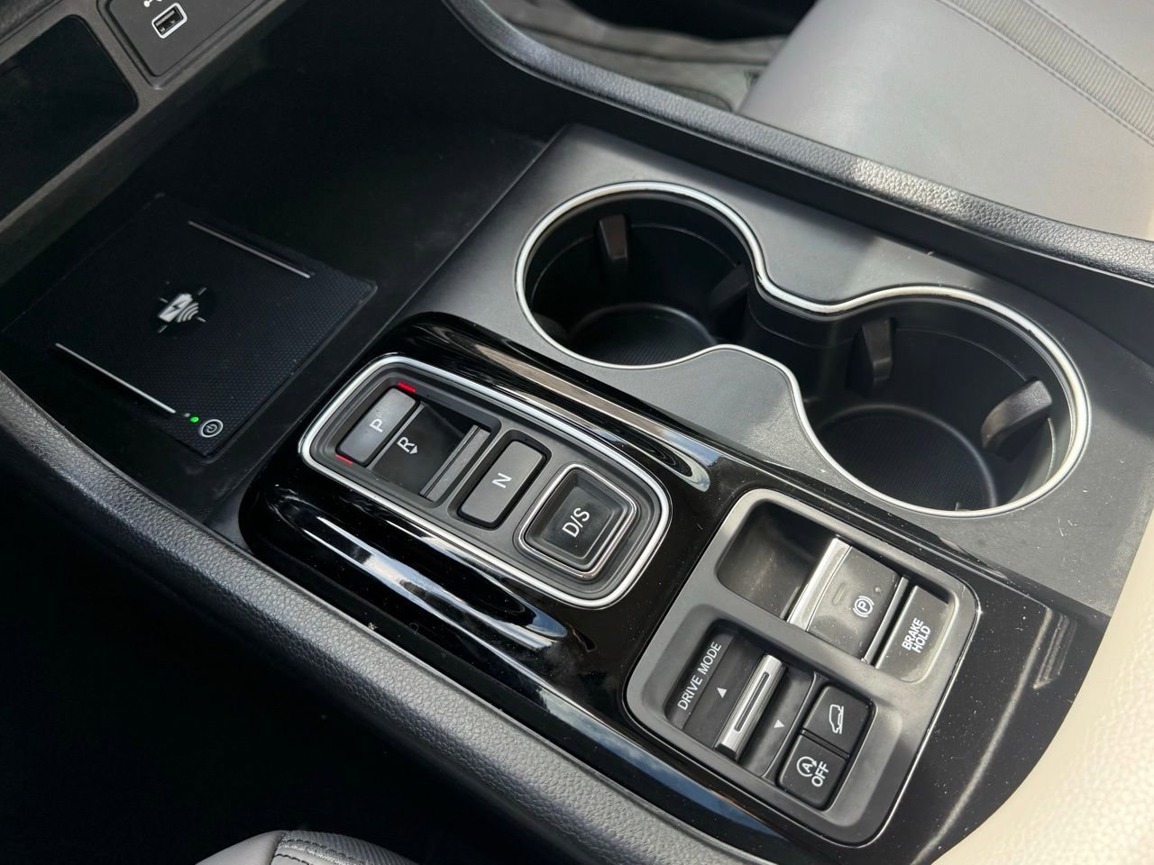 Used 2024 Honda Pilot Touring image 17