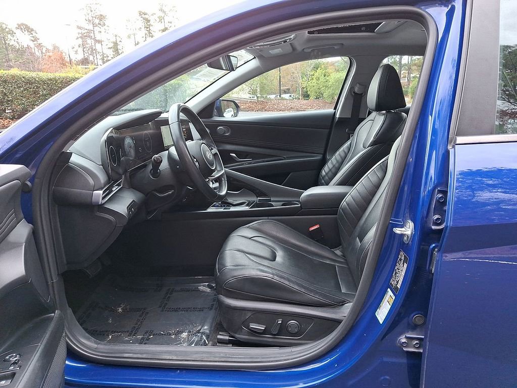 Used 2024 Hyundai Elantra Limited image 11