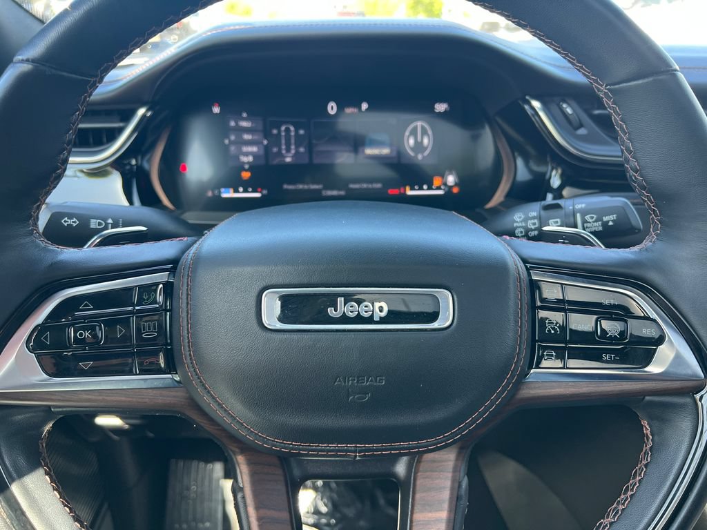 Used 2022 Jeep Grand Cherokee Summit w/ Adv Protech Group IV AWD/4WD image 27