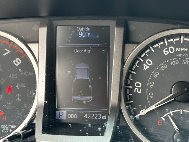 Used 2023 Toyota Tacoma SR5 RWD image 15