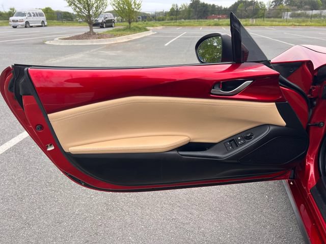 Used 2019 MAZDA MX-5 Miata Grand Touring RWD image 10