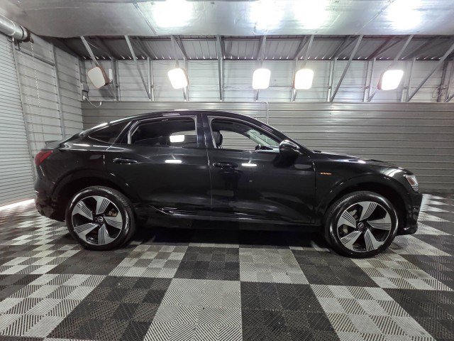 Used 2021 Audi e-tron Prestige w/ Prestige Package AWD/4WD image 9