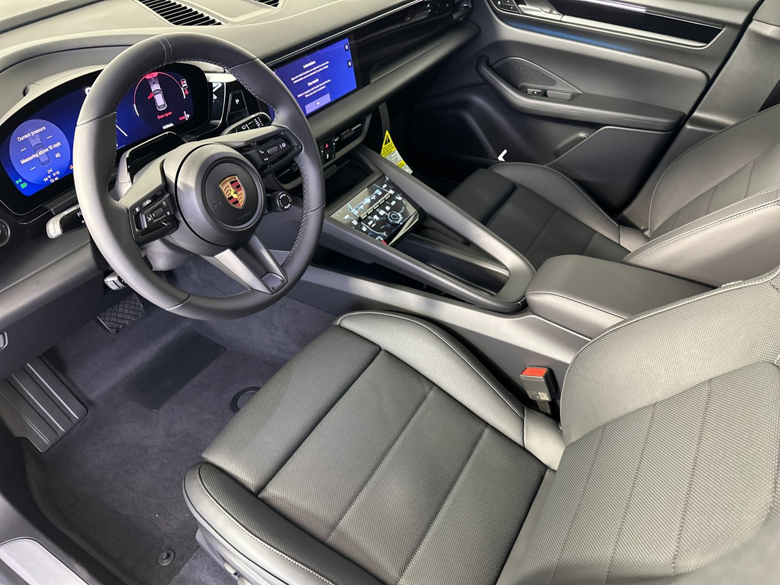 New 2026 Porsche Macan Electric RWD image 4