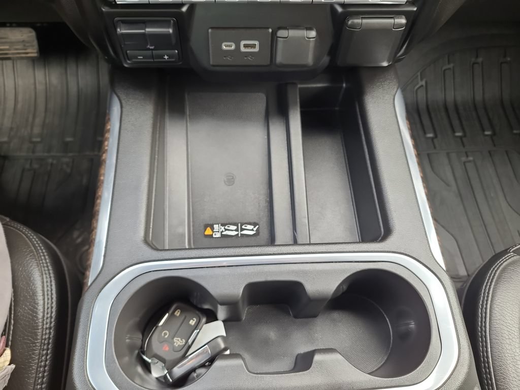 Used 2022 GMC Sierra 3500 Denali AWD/4WD image 28