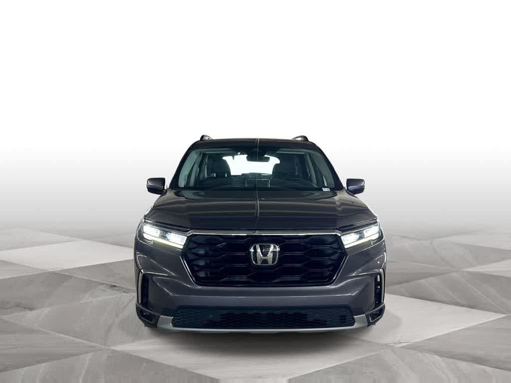 Used 2024 Honda Pilot Touring image 3