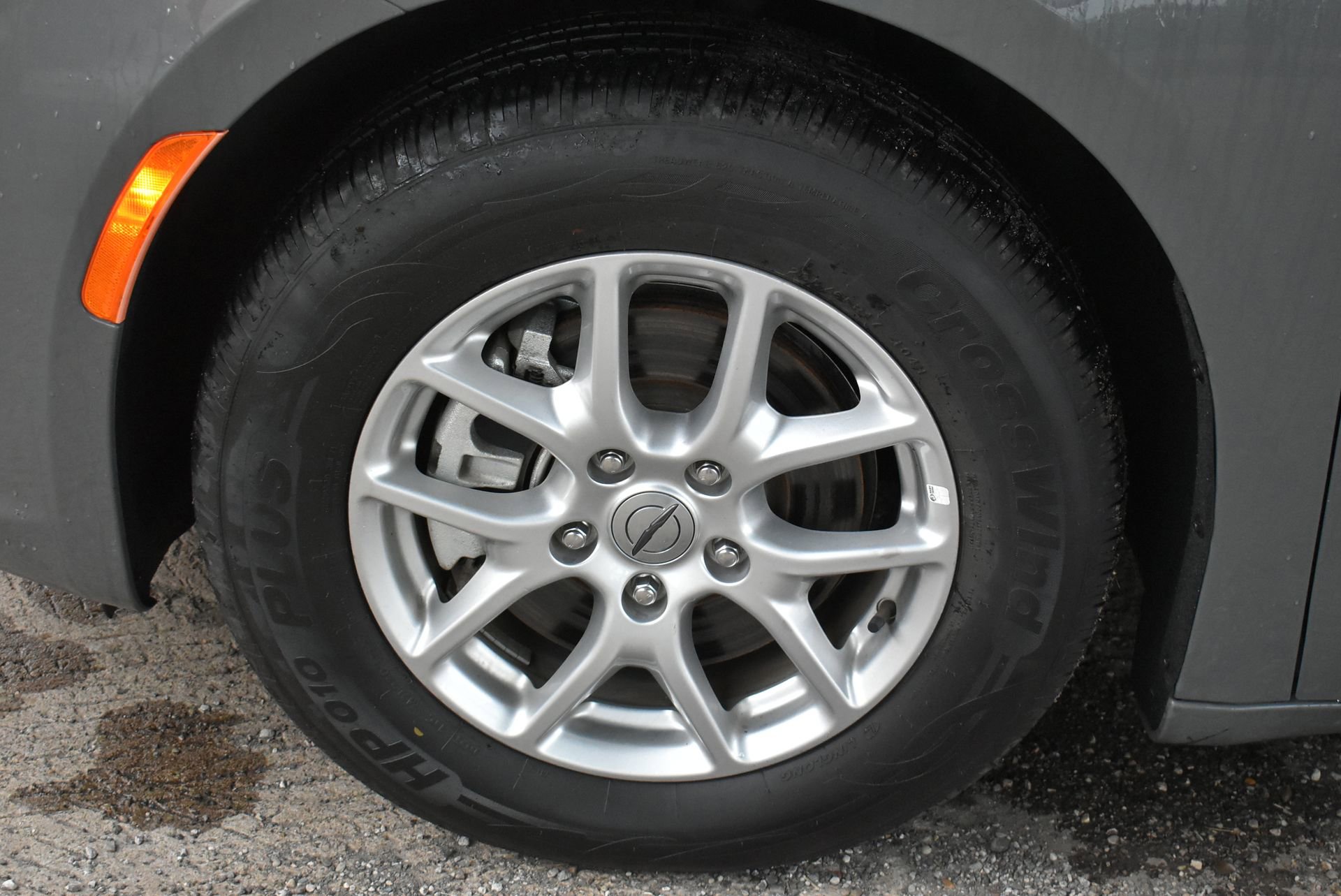 Used 2023 Chrysler Pacifica Touring-L FWD image 11